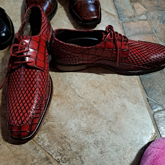 Shoes - Picture 5 of 8